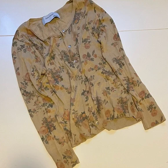 Womens Sweaters - Picture 3 of 6